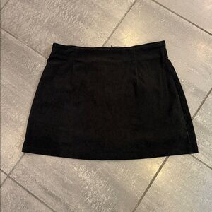 HALARA Ribbed Corduroy Skort in Black Large